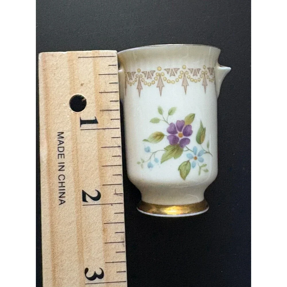 Minton Flower Bud Vase w/ Gold Trim Fine Bone China England White Floral 2